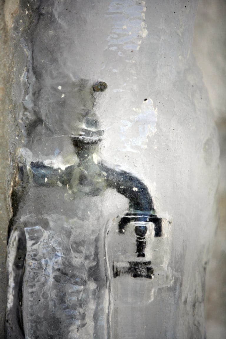 frozen pipes, burst pipes, mold growth, leaking pipe, flooding mold growth